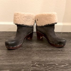 Slightly used UGG boots in very good condition, size 7 brown/beige